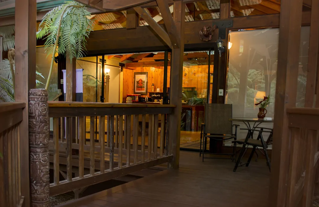 Volcano Village Lodge-1