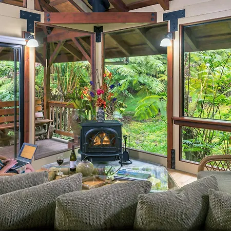 Volcano Village Lodge-3